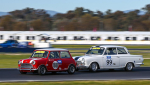 Close-battle_-Les-Walmsley-hounds-Francis-Meier-NSW.Daysy-Motorsport-photo