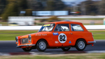 Mr-Entertainment_-Steve-Russell-Clarke-Austin-A40-Farina.-Daysy-Motorsport-photo